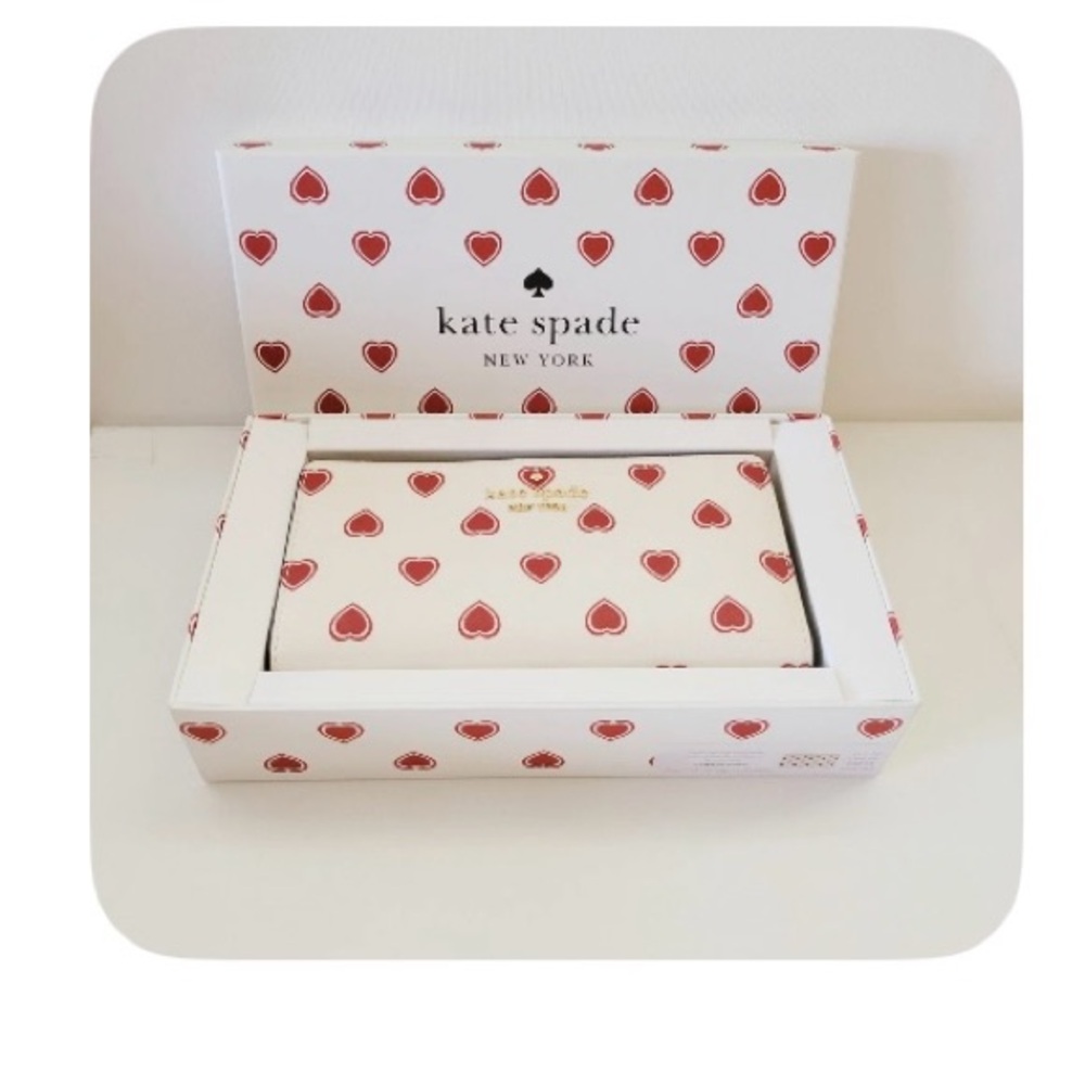 Kate Spade NEW YORK White Bifold Wallet W/❤️❤️ Designs, NIB, Authentic